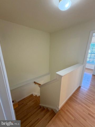 9068 FALCON GLEN CT, Bristow, VA 20136