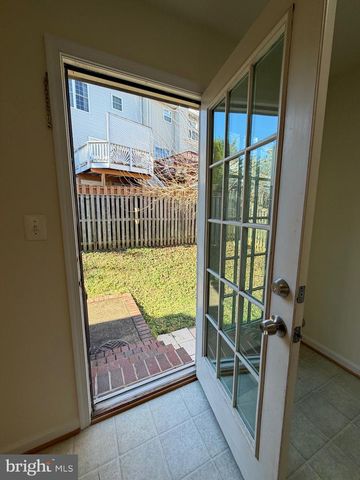 9068 FALCON GLEN CT, Bristow, VA 20136