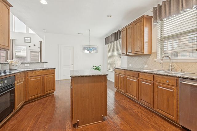 822 Shadybrook Drive, Murphy, TX 75094