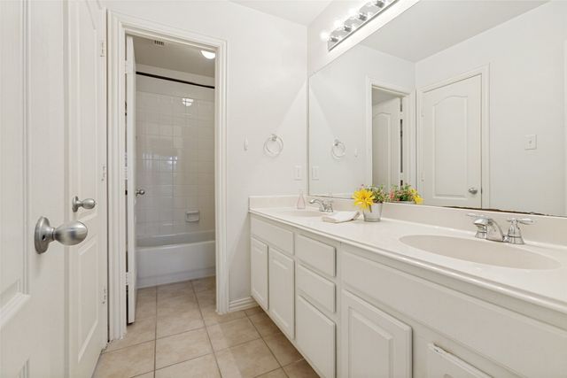 822 Shadybrook Drive, Murphy, TX 75094