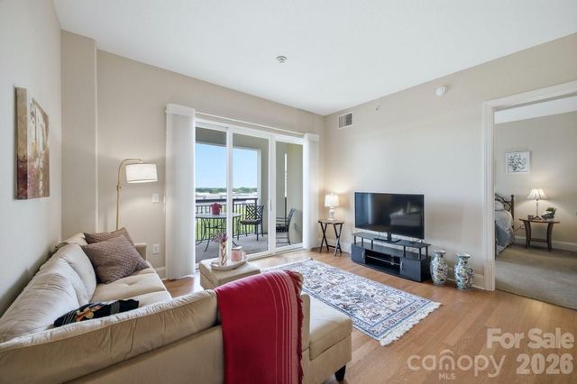 4620 Piedmont Row Drive 714, Charlotte, NC 28210