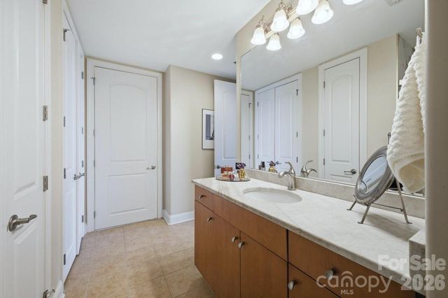 4620 Piedmont Row Drive 714, Charlotte, NC 28210