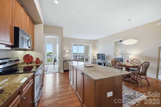 4620 Piedmont Row Drive 714, Charlotte, NC 28210