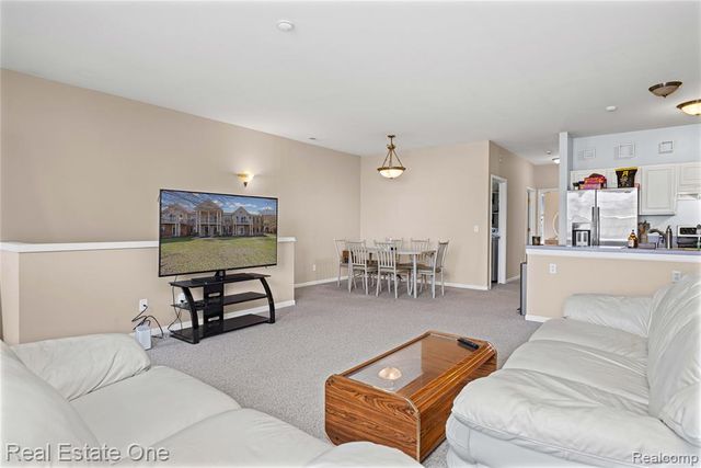40442 Bay Harbor Lane, Canton, MI 48188