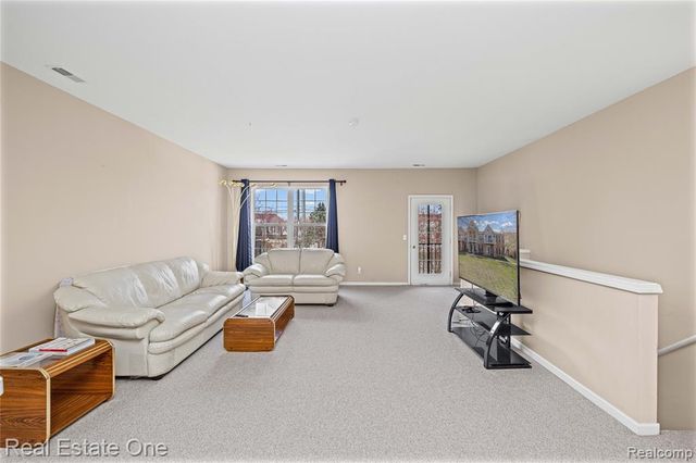 40442 Bay Harbor Lane, Canton, MI 48188