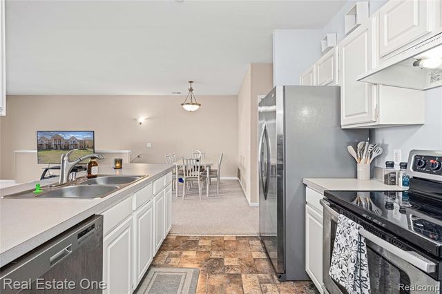 40442 Bay Harbor Lane, Canton, MI 48188