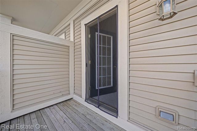 40442 Bay Harbor Lane, Canton, MI 48188