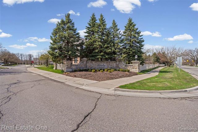 40442 Bay Harbor Lane, Canton, MI 48188