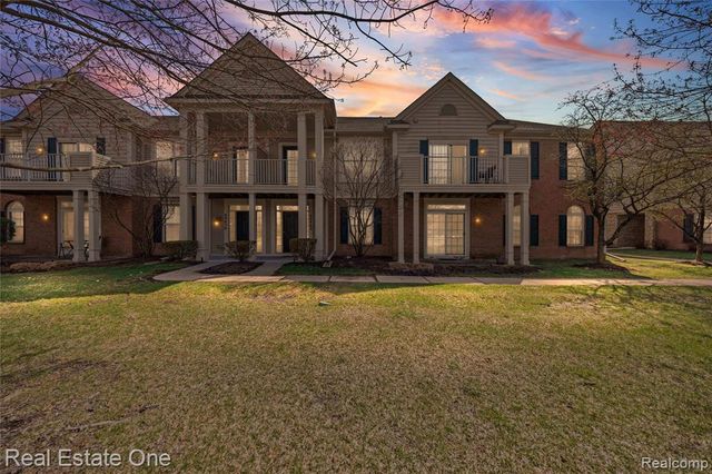 40442 Bay Harbor Lane, Canton, MI 48188
