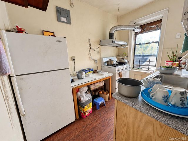 2137 E 14th Street, Brooklyn, NY 11229