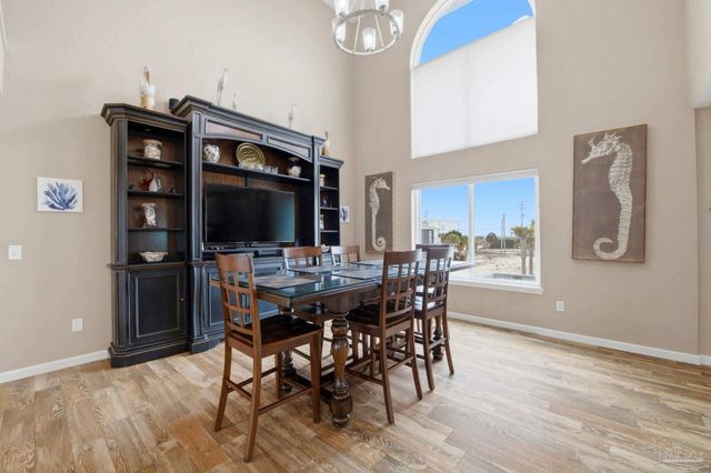 7877 White Sands Blvd, Navarre Beach, FL 32566