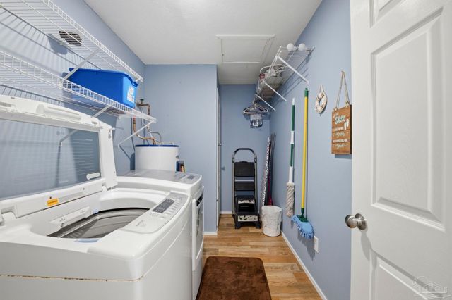 7877 White Sands Blvd, Navarre Beach, FL 32566