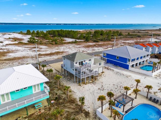 7877 White Sands Blvd, Navarre Beach, FL 32566