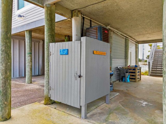 7877 White Sands Blvd, Navarre Beach, FL 32566