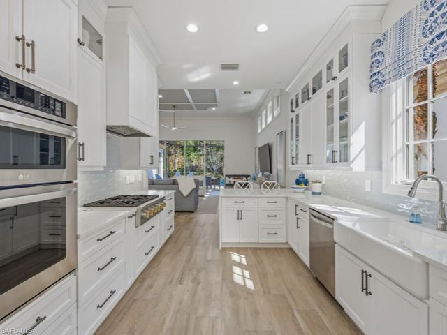 15647 Villoresi WAY, Naples, FL 34110