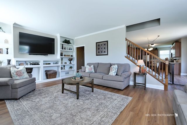 60 Arden Lane, Round Lake, IL 60073