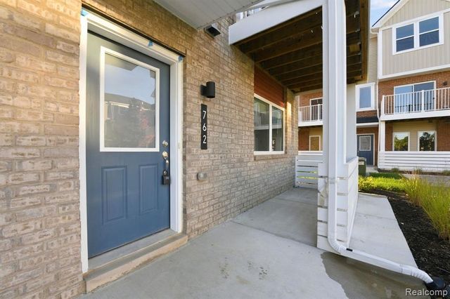 762 Huntley Lane, Troy, MI 48085