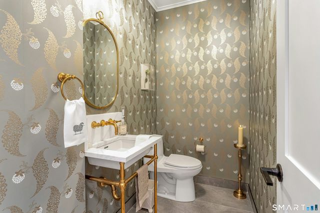 160 Park Street 102, New Canaan, CT 06840