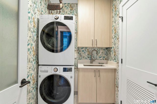 160 Park Street 102, New Canaan, CT 06840