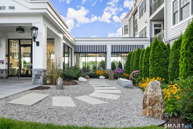 160 Park Street 102, New Canaan, CT 06840