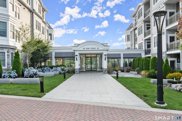 160 Park Street 102, New Canaan, CT 06840