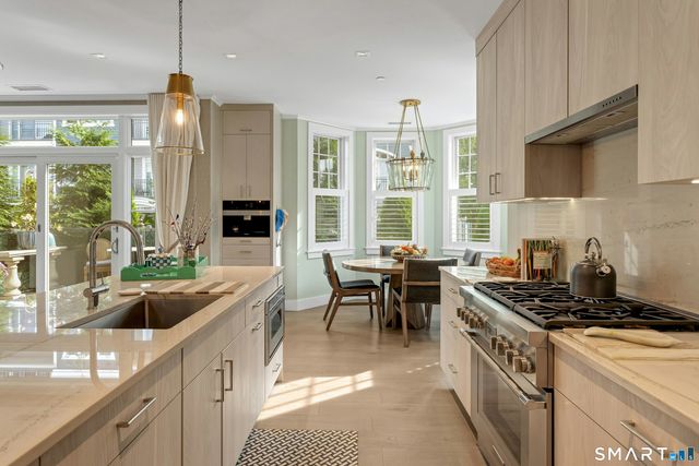 160 Park Street 102, New Canaan, CT 06840