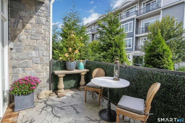 160 Park Street 102, New Canaan, CT 06840