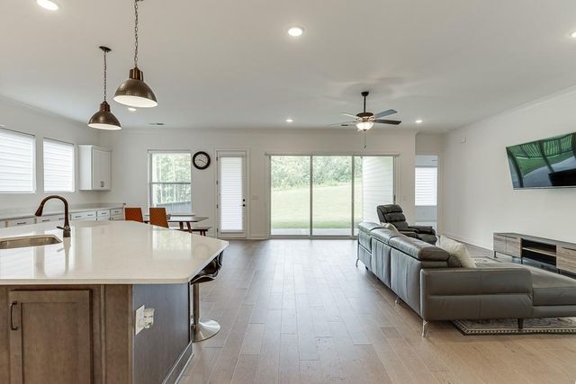 6996 River Rock Drive, Flowery Branch, GA 30542