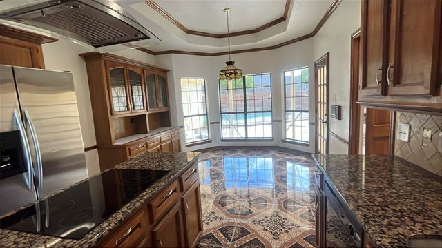 705 Bent Creek Drive, Desoto, TX 75115