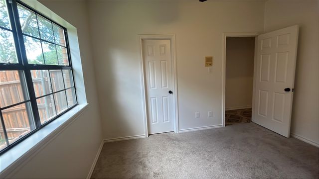 705 Bent Creek Drive, Desoto, TX 75115
