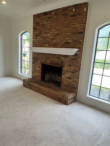705 Bent Creek Drive, Desoto, TX 75115