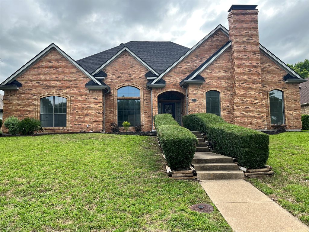 705 Bent Creek Drive, Desoto, TX 75115
