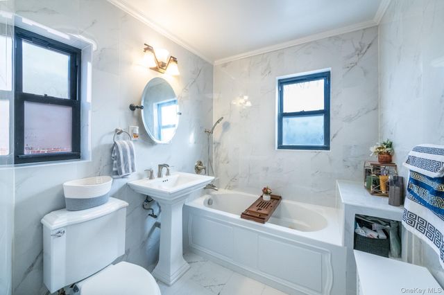 2530 Fenton Avenue, Bronx, NY 10469