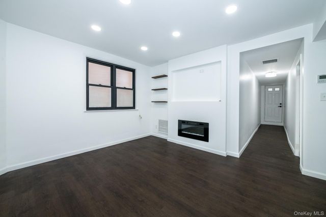 2530 Fenton Avenue, Bronx, NY 10469
