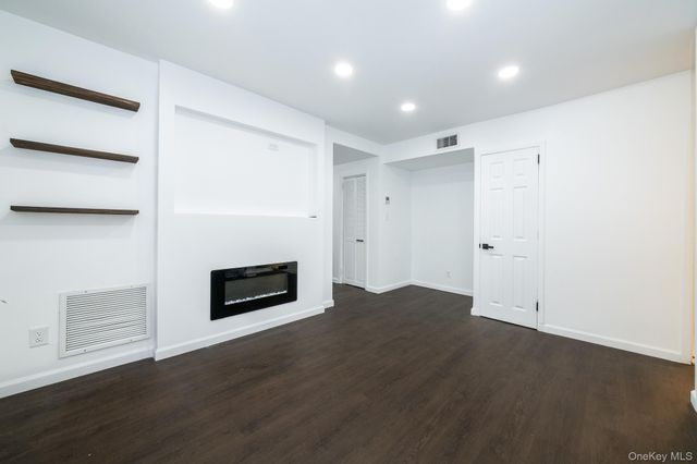 2530 Fenton Avenue, Bronx, NY 10469