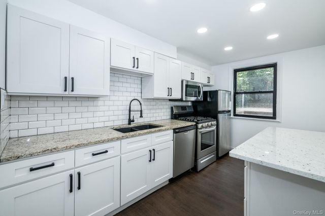 2530 Fenton Avenue, Bronx, NY 10469