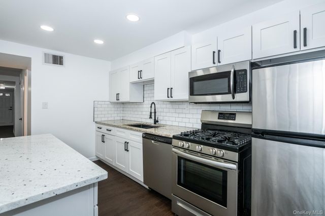 2530 Fenton Avenue, Bronx, NY 10469