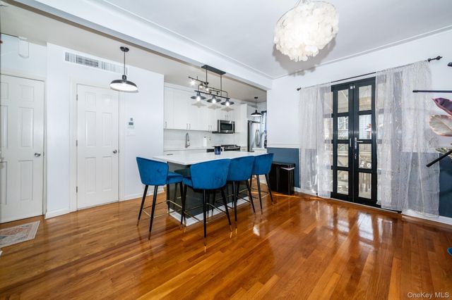 2530 Fenton Avenue, Bronx, NY 10469