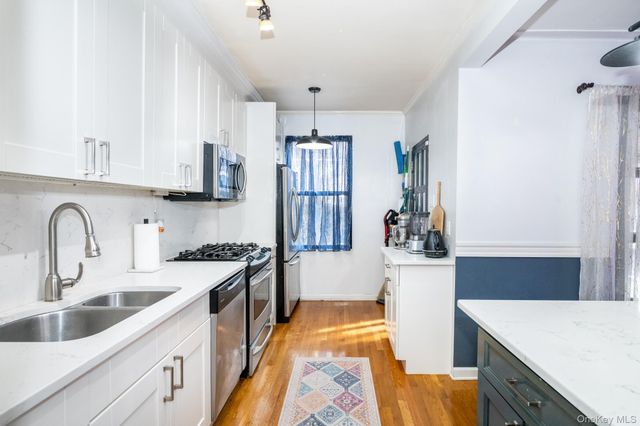 2530 Fenton Avenue, Bronx, NY 10469