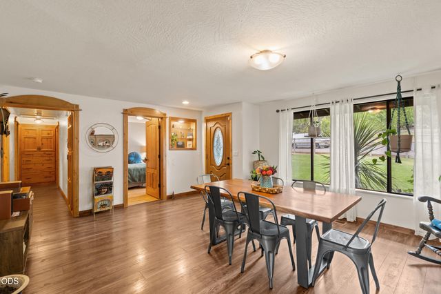 555 Grouse Creek Road, Grants Pass, OR 97526