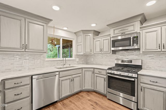 555 Grouse Creek Road, Grants Pass, OR 97526