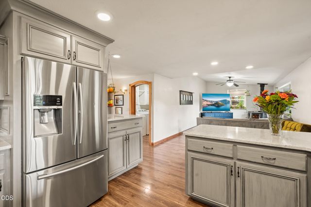 555 Grouse Creek Road, Grants Pass, OR 97526