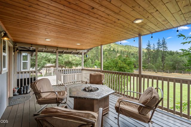 555 Grouse Creek Road, Grants Pass, OR 97526
