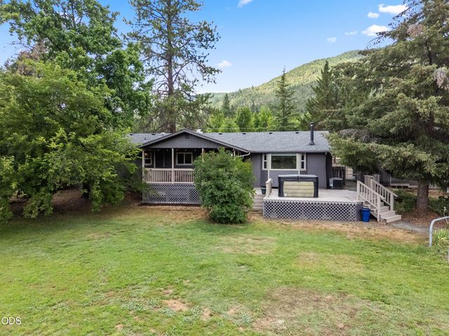 555 Grouse Creek Road, Grants Pass, OR 97526