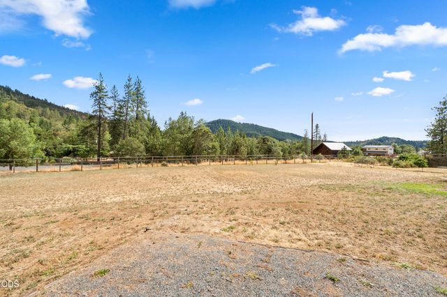 555 Grouse Creek Road, Grants Pass, OR 97526