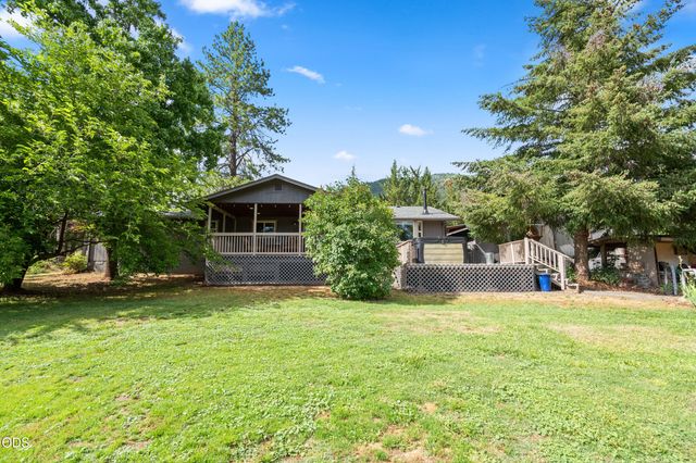 555 Grouse Creek Road, Grants Pass, OR 97526