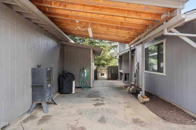 555 Grouse Creek Road, Grants Pass, OR 97526