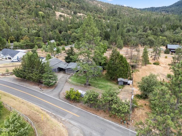 555 Grouse Creek Road, Grants Pass, OR 97526