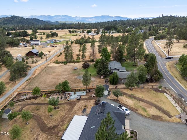 555 Grouse Creek Road, Grants Pass, OR 97526