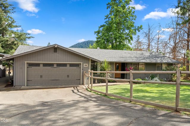 555 Grouse Creek Road, Grants Pass, OR 97526